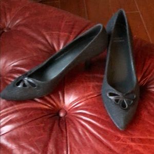 Stuart Weitzman textured grey/black